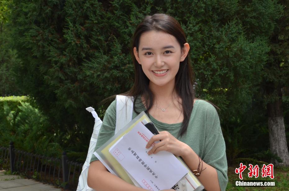 中戲迎來開學季 新生報到顏值高